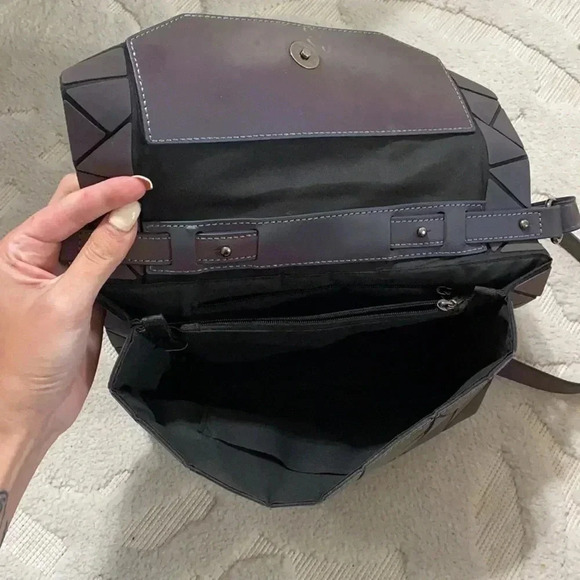 SOLD! Holographic Reflective Geometric Crossbody Bag - Picture 4 of 4
